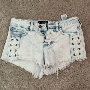 Hollister Low Rise Boyfriend Short - Size 0/24